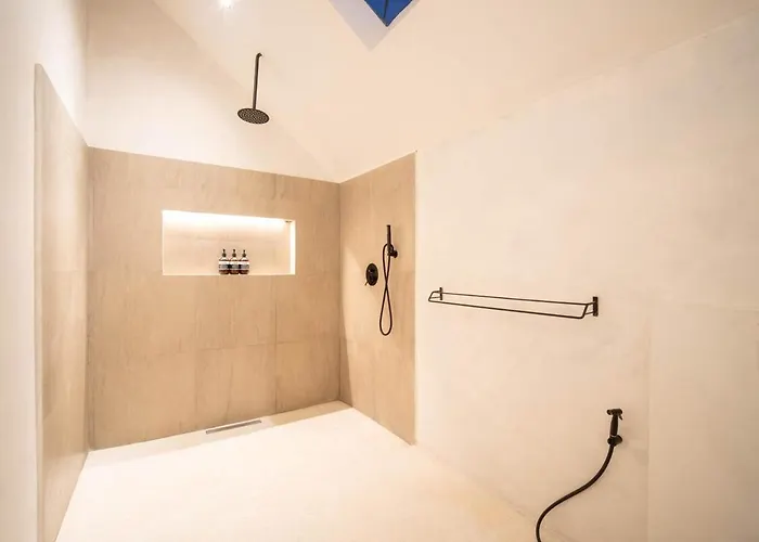 Little Stylish 2br With Private Pool Villa Canggu (Bali)
