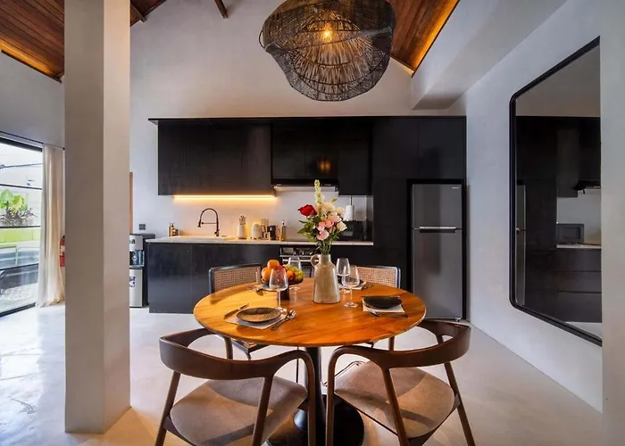 Little Stylish 2br With Private Pool