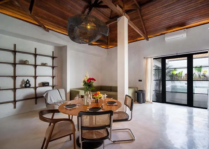 Little Stylish 2br With Private Pool *